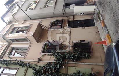 BEYOĞLU KILIÇ ASLAN SOKAKTA 45M2, 1+1, EŞYASIZ KİRALIK DAİRELER