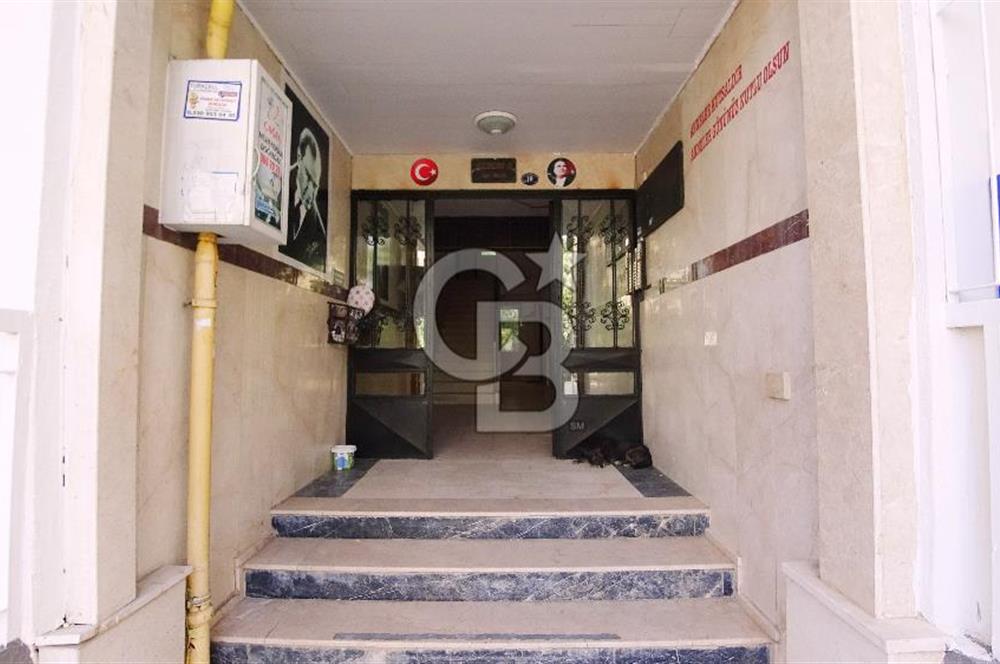 İzmir Bayraklı Soğukkuyu Eşyalı Kiralık 3+1 140 M² Daire