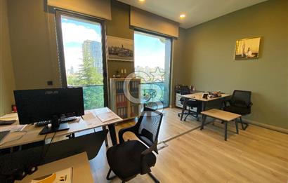 Park Caddesi'nde Prestijli Konumda, Teraslı ve Geniş Kiralık Ofis