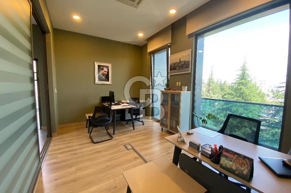 Park Caddesi'nde Prestijli Konumda, Teraslı ve Geniş Kiralık Ofis