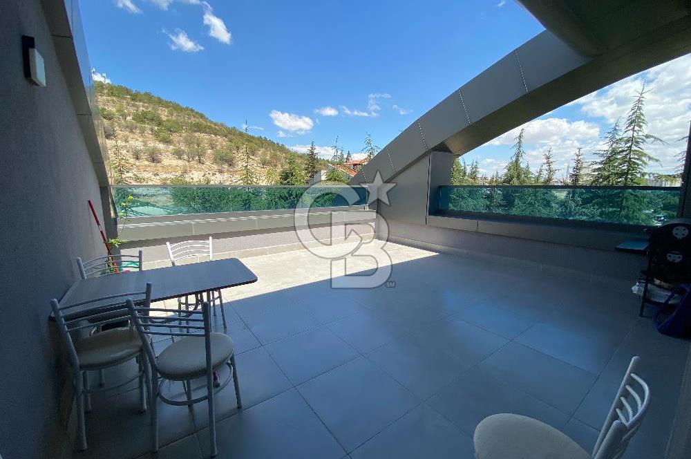 Park Caddesi'nde Prestijli Konumda, Teraslı ve Geniş Kiralık Ofis