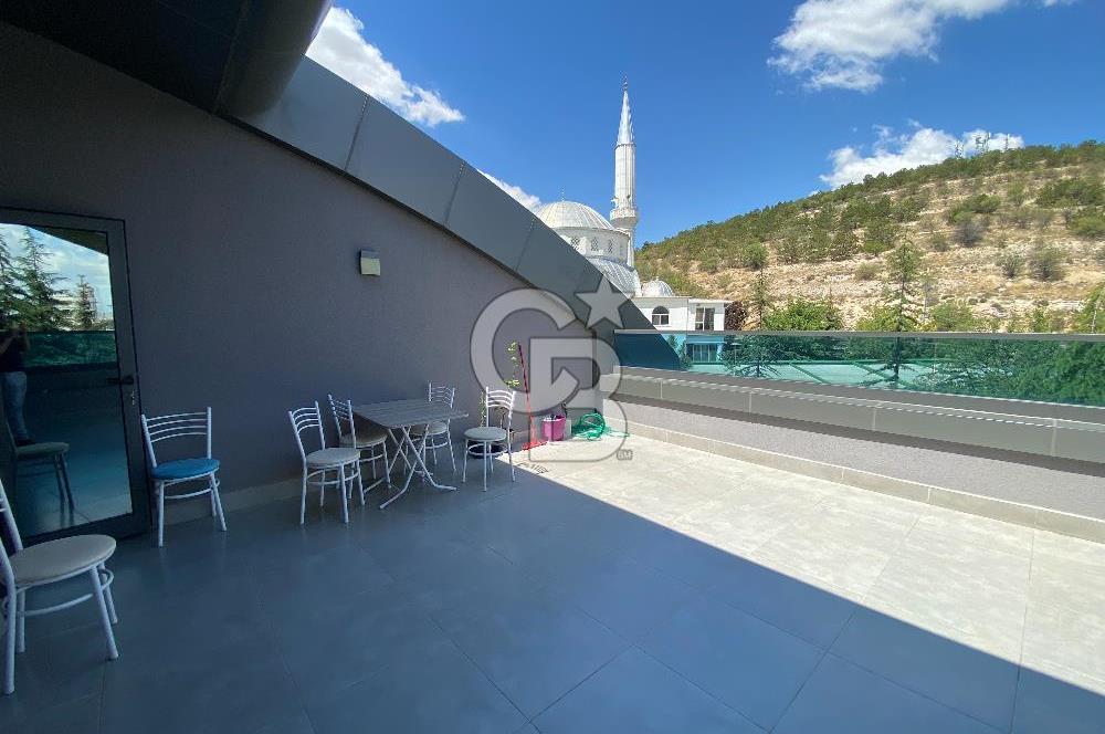 Park Caddesi'nde Prestijli Konumda, Teraslı ve Geniş Kiralık Ofis