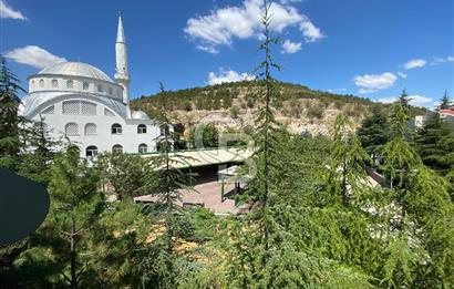 Park Caddesi'nde Prestijli Konumda, Teraslı ve Geniş Kiralık Ofis
