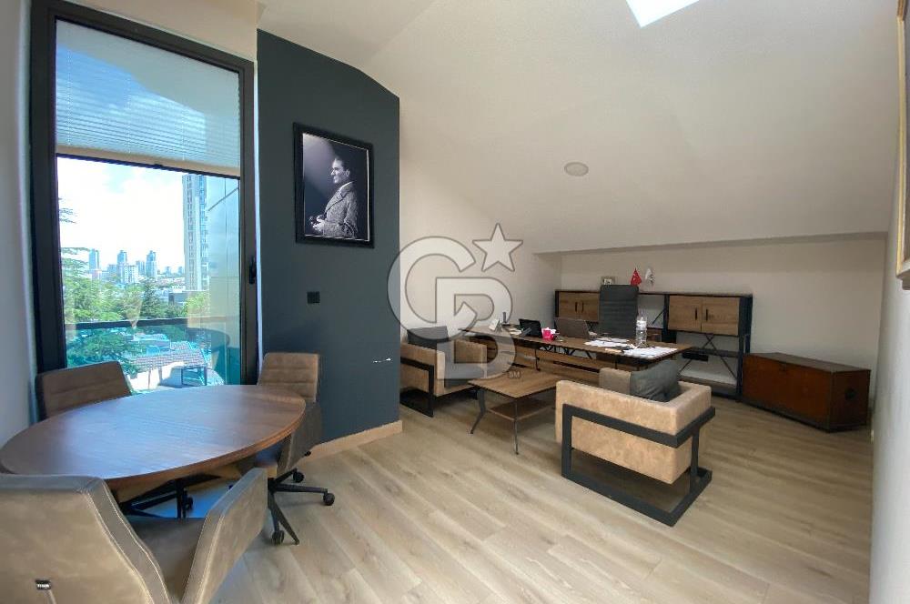 Park Caddesi'nde Prestijli Konumda, Teraslı ve Geniş Kiralık Ofis