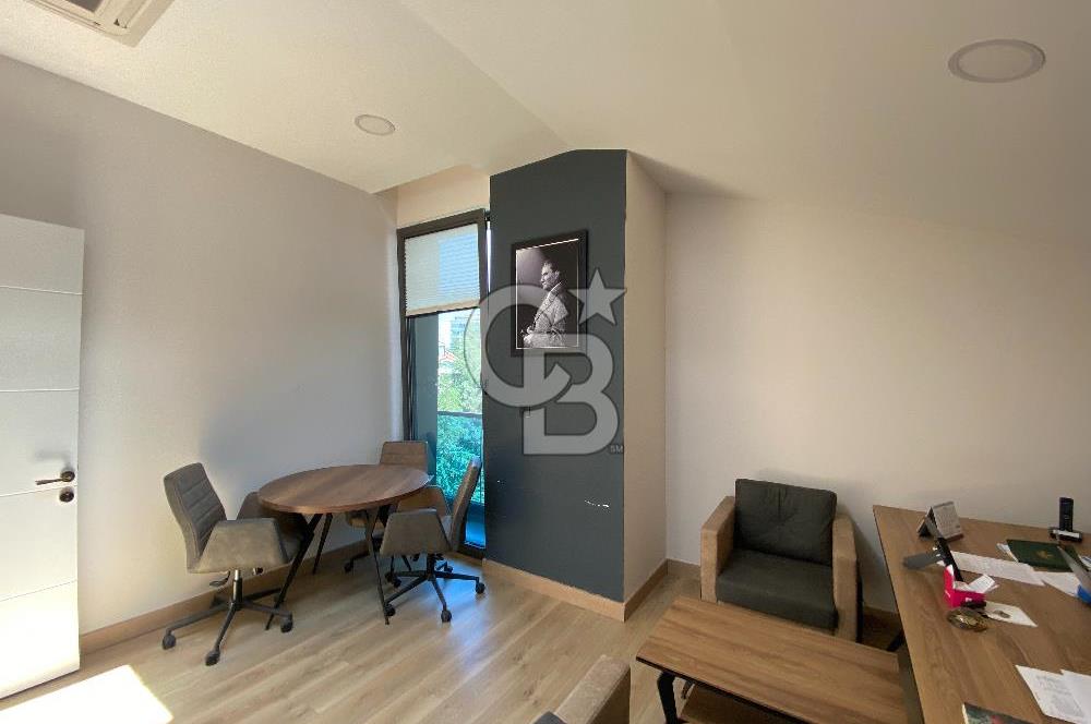 Park Caddesi'nde Prestijli Konumda, Teraslı ve Geniş Kiralık Ofis