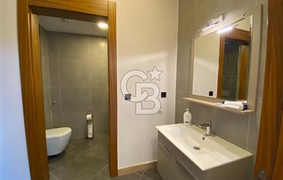 Park Caddesi'nde Prestijli Konumda, Teraslı ve Geniş Kiralık Ofis