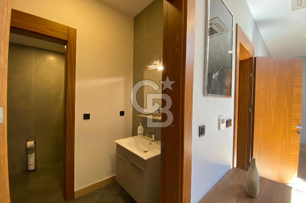 Park Caddesi'nde Prestijli Konumda, Teraslı ve Geniş Kiralık Ofis