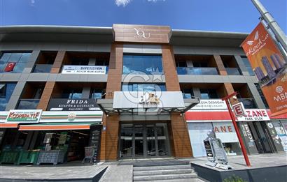 Park Caddesi'nde Prestijli Konumda, Teraslı ve Geniş Kiralık Ofis