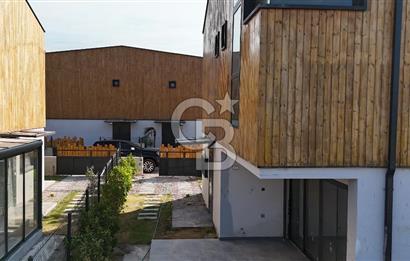 URLA KUŞÇULAR 4+1 MÜSTAKİL BAHÇE VE HAVUZLU VİLLA