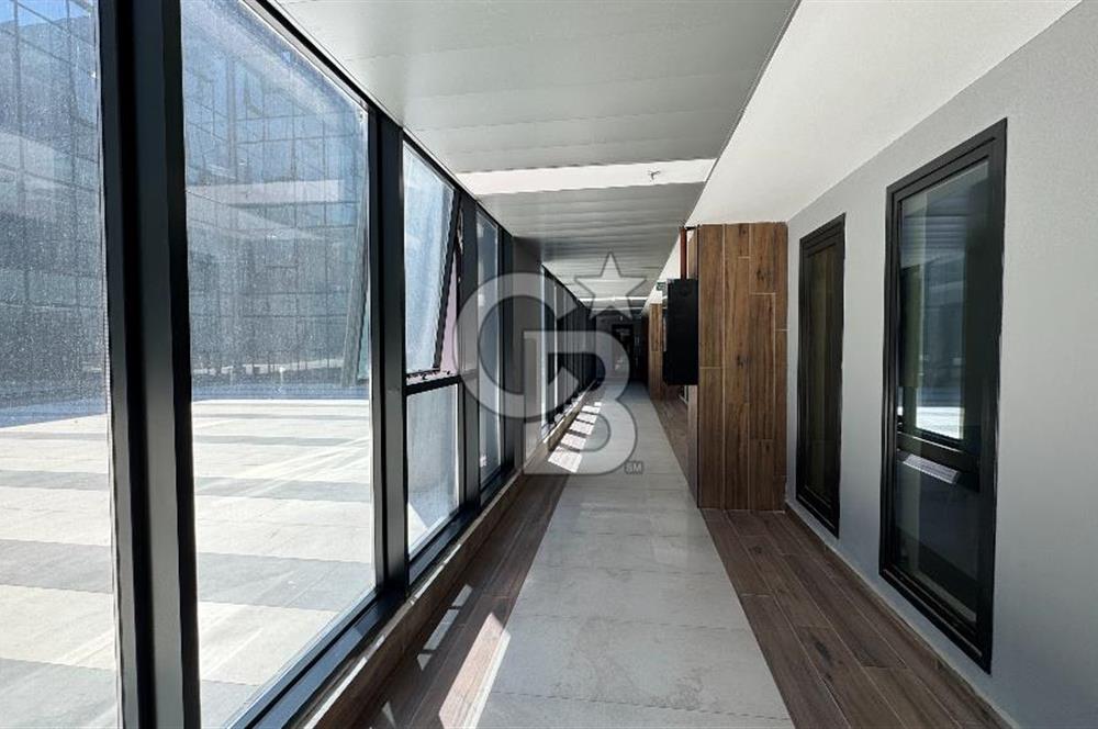 HİLLORİA İŞ VE YAŞAM MERKEZİ'NDE CADDE CEPHE 2+1 SATILIK OFİS