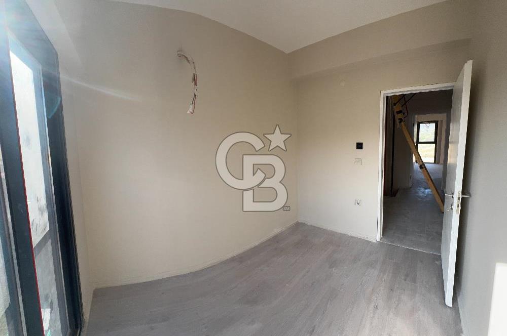 URLA KUŞÇULAR 4+1 MÜSTAKİL BAHÇE VE HAVUZLU VİLLA