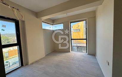 URLA KUŞÇULAR 4+1 MÜSTAKİL BAHÇE VE HAVUZLU VİLLA