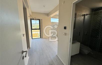 URLA KUŞÇULAR 4+1 MÜSTAKİL BAHÇE VE HAVUZLU VİLLA