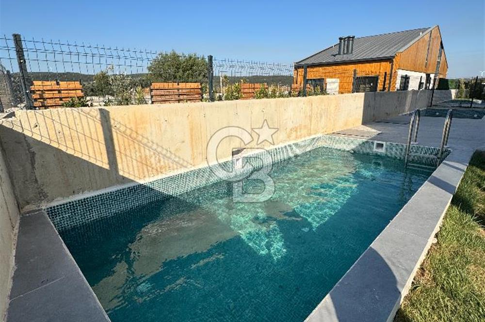 URLA KUŞÇULAR 4+1 MÜSTAKİL BAHÇE VE HAVUZLU VİLLA