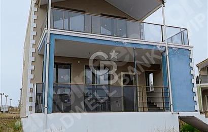 SUBUKTA GÖL MANZARALI SITE iÇERISINDE MÜSTAKIL BAHÇELI 3+1 VILLA