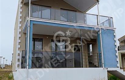 SUBUKTA GÖL MANZARALI SITE iÇERISINDE MÜSTAKIL BAHÇELI 3+1 VILLA
