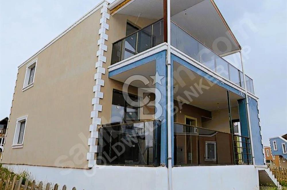 SUBUKTA GÖL MANZARALI SITE iÇERISINDE MÜSTAKIL BAHÇELI 3+1 VILLA