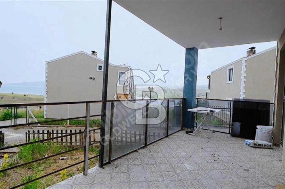 SUBUKTA GÖL MANZARALI SITE iÇERISINDE MÜSTAKIL BAHÇELI 3+1 VILLA
