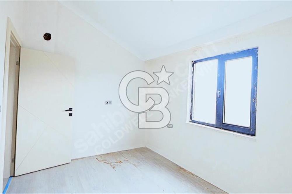 SUBUKTA GÖL MANZARALI SITE iÇERISINDE MÜSTAKIL BAHÇELI 3+1 VILLA