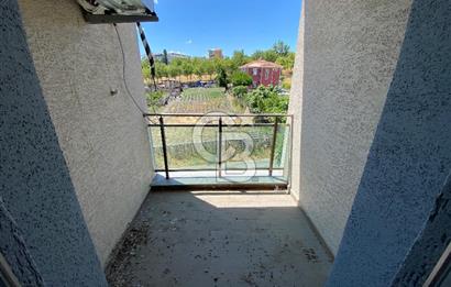 Beylikdüzü Alya Mercan Sitesinde Arakat Sıfır 3+1 Daire
