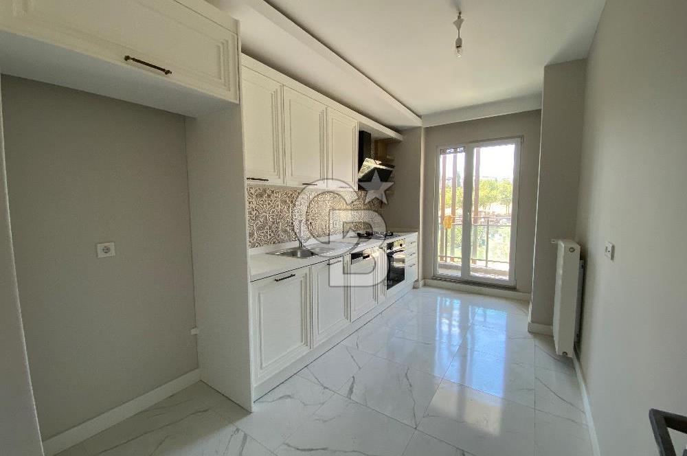 Beylikdüzü Alya Mercan Sitesinde Arakat Sıfır 3+1 Daire