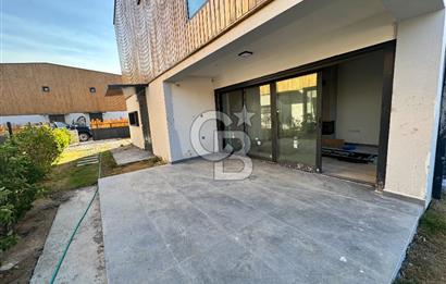 URLA KUŞÇULAR 4+1 MÜSTAKİL BAHÇE VE HAVUZLU VİLLA