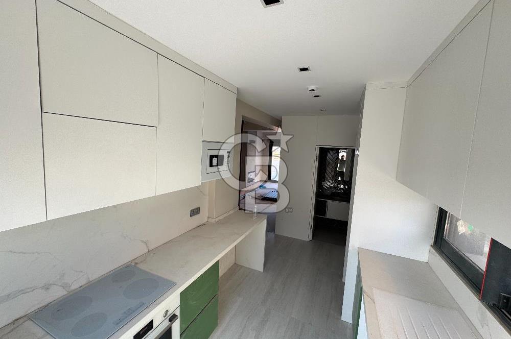URLA KUŞÇULAR 4+1 MÜSTAKİL BAHÇE VE HAVUZLU VİLLA