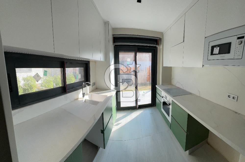 URLA KUŞÇULAR 4+1 MÜSTAKİL BAHÇE VE HAVUZLU VİLLA