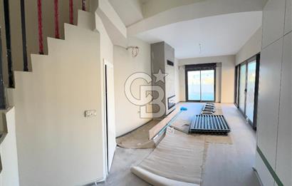 URLA KUŞÇULAR 4+1 MÜSTAKİL BAHÇE VE HAVUZLU VİLLA