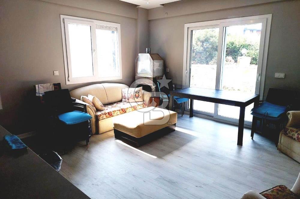 YENİ FOÇA'DA MÜSTAKİL BAHÇELİ 2+1 EŞYALI KİRALIK DAİRE
