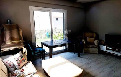 YENİ FOÇA'DA MÜSTAKİL BAHÇELİ 2+1 EŞYALI KİRALIK DAİRE