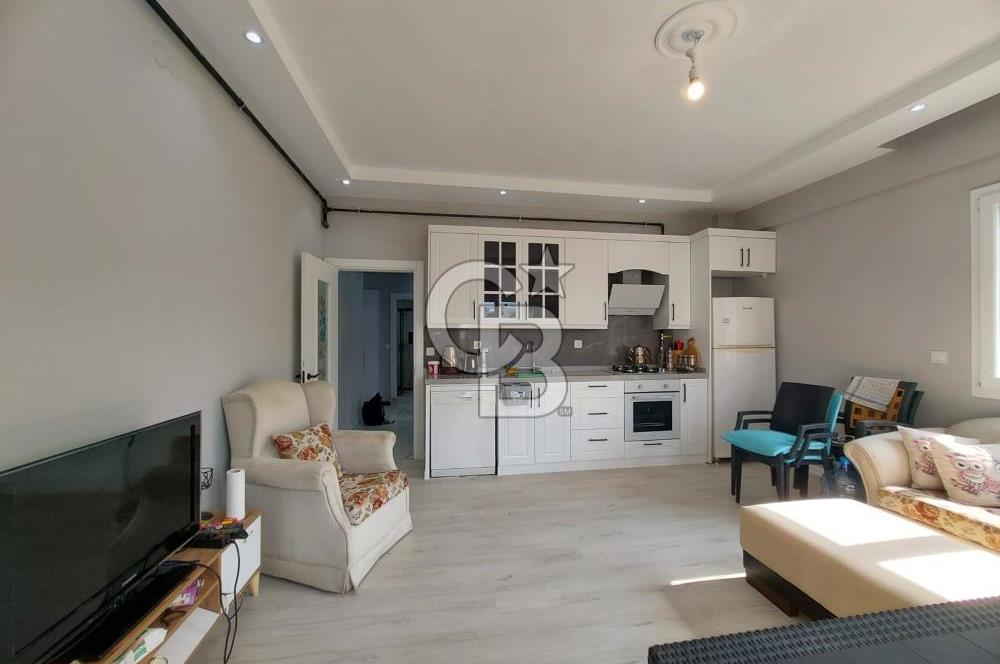 YENİ FOÇA'DA MÜSTAKİL BAHÇELİ 2+1 EŞYALI KİRALIK DAİRE