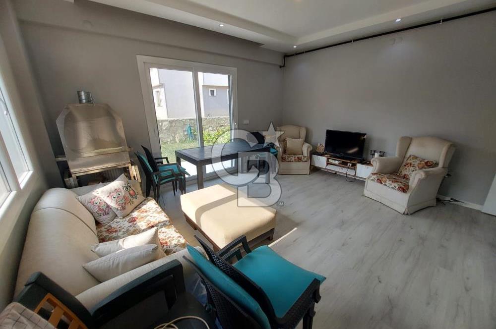 YENİ FOÇA'DA MÜSTAKİL BAHÇELİ 2+1 EŞYALI KİRALIK DAİRE