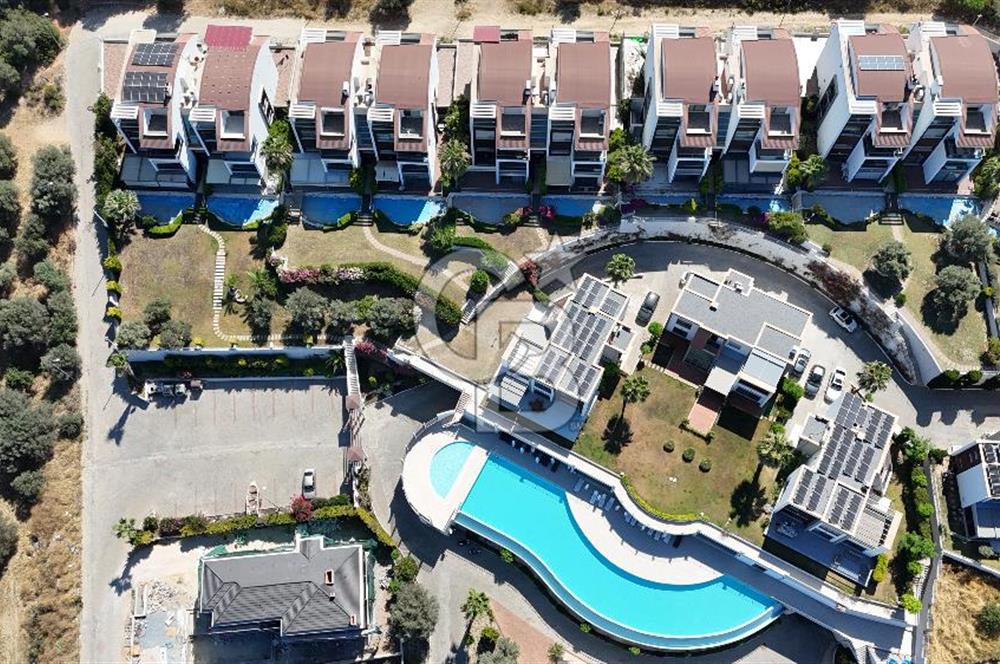Kuşadası Milenyum Egel Konaklarında Satılık Bahçe Dubleksi