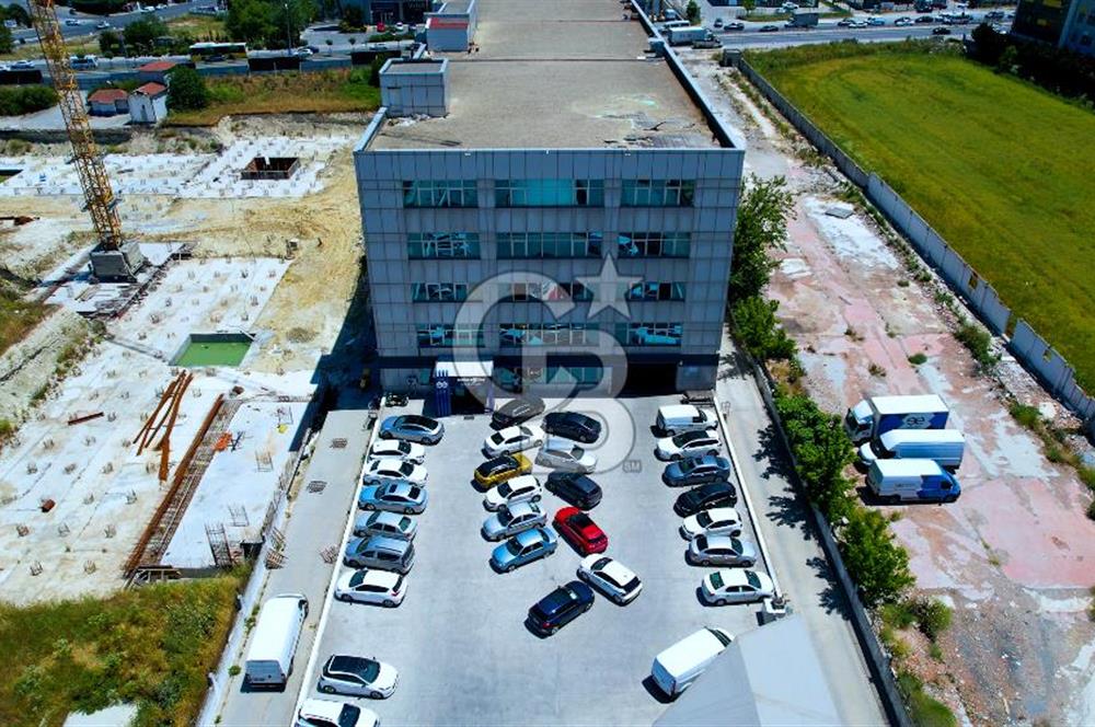 HADIMKÖY YOLUNA CEPHE 2.835 M2  KİRALIK FABRİKA KATI 