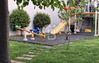 Kartal Petroliş te Deniz Manzaralı Site İçerisinde Satılık 3+1 Daire