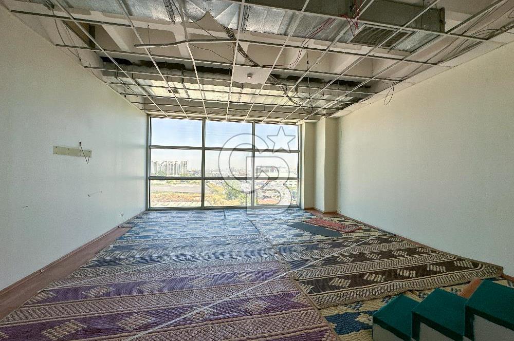 HADIMKÖY YOLUNA CEPHE 2.835 M2  KİRALIK FABRİKA KATI 
