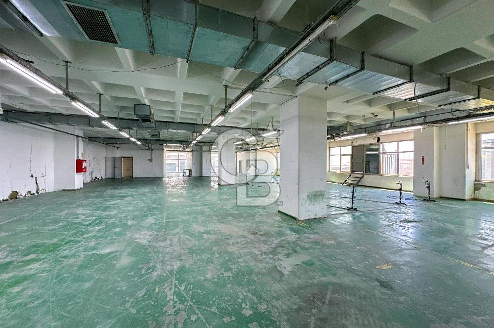 HADIMKÖY YOLUNA CEPHE 2.835 M2  KİRALIK FABRİKA KATI 