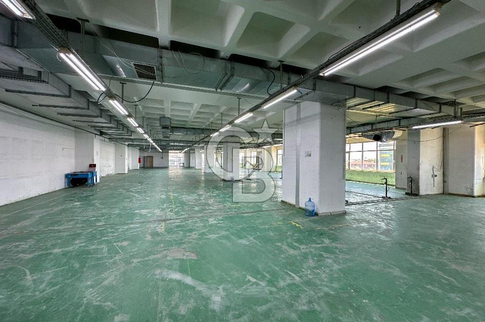 HADIMKÖY YOLUNA CEPHE 2.835 M2  KİRALIK FABRİKA KATI 