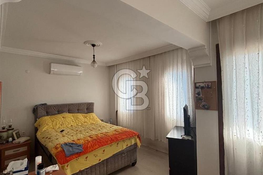 Güzelbahçe Çamlı'da Geniş Bahçeli Müstakil Villa