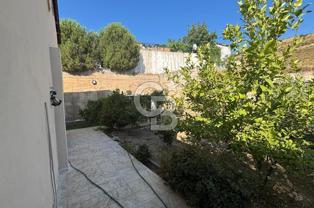 Güzelbahçe Çamlı'da Geniş Bahçeli Müstakil Villa