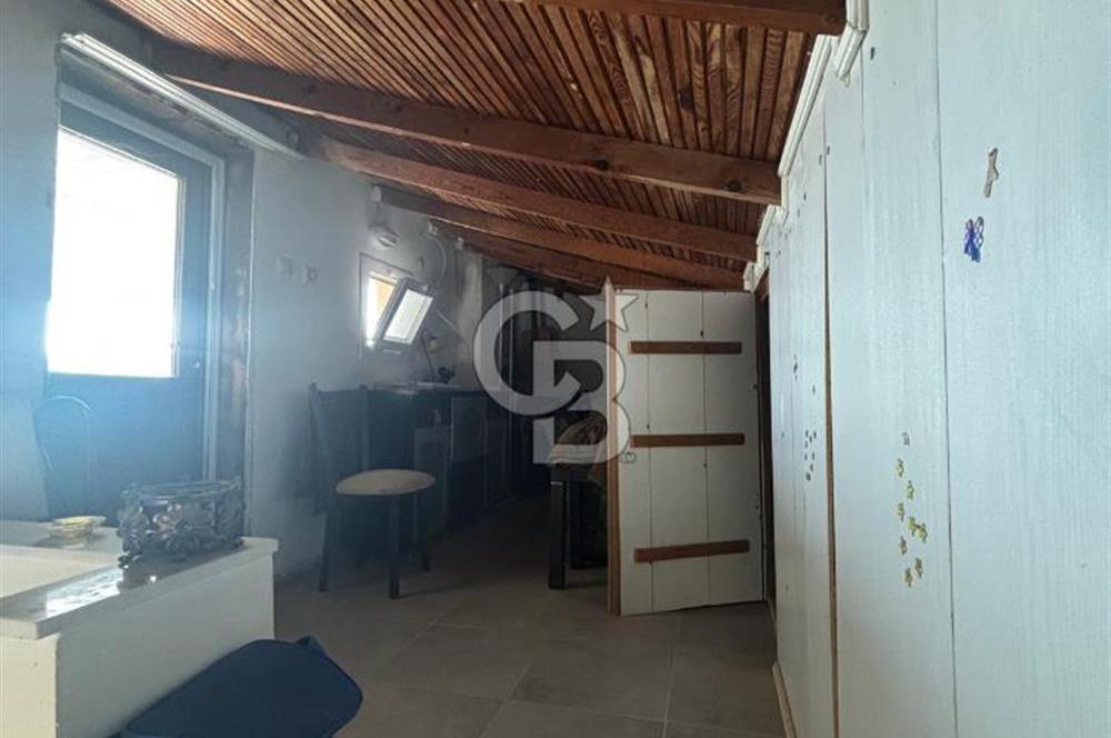 Güzelbahçe Çamlı'da Geniş Bahçeli Müstakil Villa