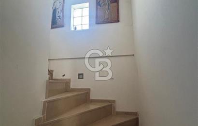 Güzelbahçe Çamlı'da Geniş Bahçeli Müstakil Villa