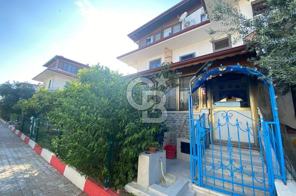 GÜRE'DE SİTE İÇİ BAKIMLI BAHÇE KULLANIMLI VİLLA