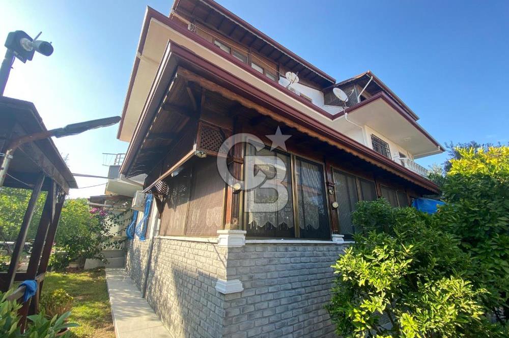 GÜRE'DE SİTE İÇİ BAKIMLI BAHÇE KULLANIMLI VİLLA