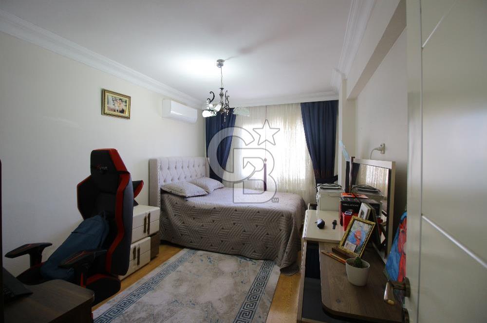 Gaziemir Gazi Mah.3+1 145 m² Tadilatlı Satılık Daire