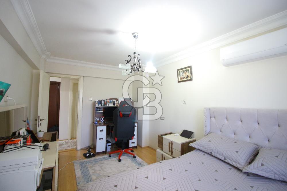 Gaziemir Gazi Mah.3+1 145 m² Tadilatlı Satılık Daire