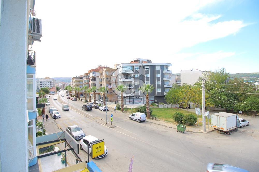 Gaziemir Gazi Mah.3+1 145 m² Tadilatlı Satılık Daire