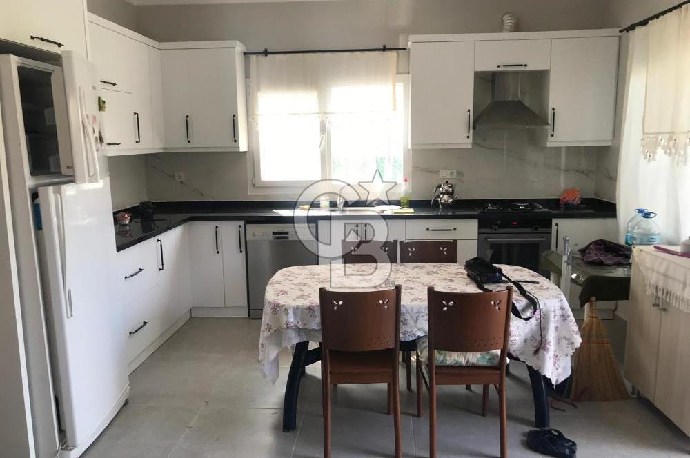 GÜMÜLDÜR CUMHURİYET MAH. DENİZE 30 MT MÜSTAKİL EŞYALI  EV 