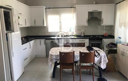 GÜMÜLDÜR CUMHURİYET MAH. DENİZE 30 MT MÜSTAKİL EŞYALI  EV 